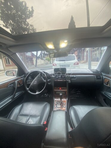 Mercedes E 220 d 2001, 296,000 km - 2.2 l - Göyçay