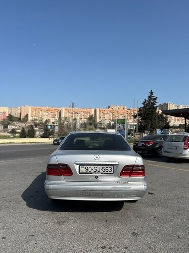 Mercedes E 270 2002, 475,000 km - 2.7 l - Bakı