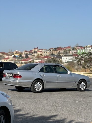 Mercedes E 270 2002, 475,000 km - 2.7 l - Bakı