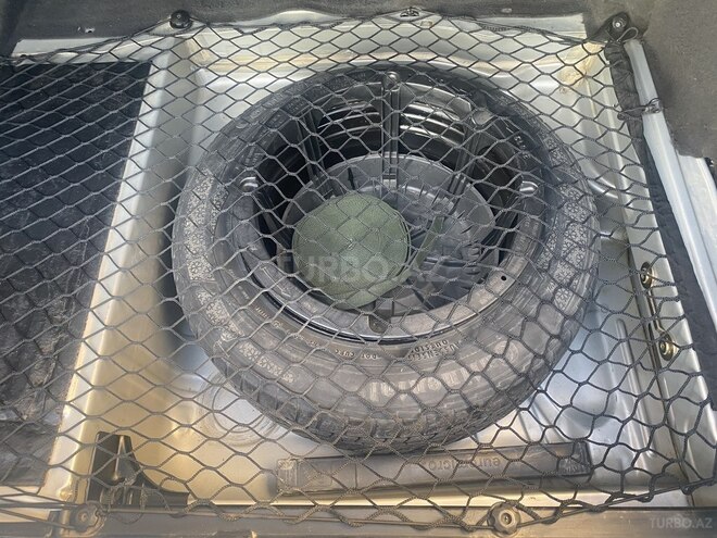 Mercedes E 220 d 2001, 296,000 km - 2.2 l - Göyçay