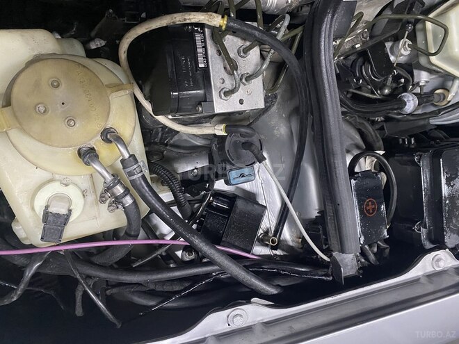 Mercedes E 220 d 2001, 296,000 km - 2.2 l - Göyçay