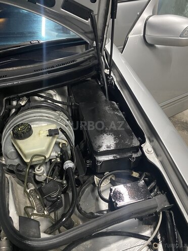 Mercedes E 220 d 2001, 296,000 km - 2.2 l - Göyçay