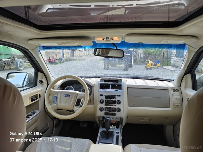 Ford Escape 2011, 340,000 km - 2.5 l - Xudat