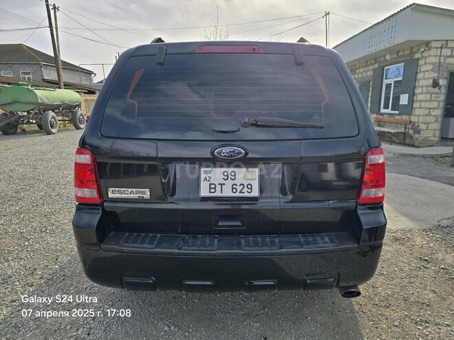 Ford Escape 2011, 340,000 km - 2.5 l - Xudat
