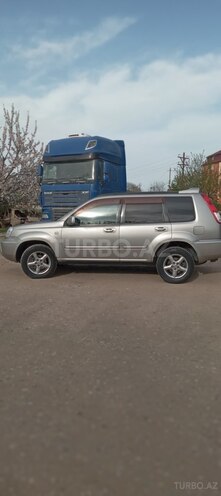 Nissan X-Trail 2001, 210,000 km - 2.0 л - Qusar
