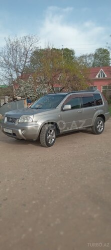 Nissan X-Trail 2001, 210,000 km - 2.0 л - Qusar