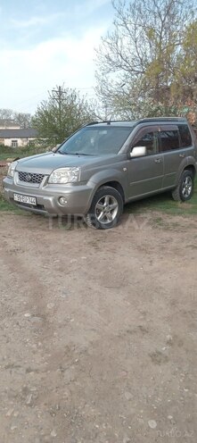 Nissan X-Trail 2001, 210,000 km - 2.0 л - Qusar