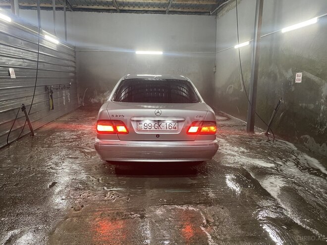 Mercedes E 220 d 2001, 296,000 km - 2.2 l - Göyçay