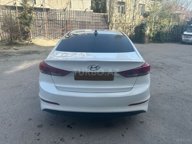Hyundai Elantra 2016, 124,000 km - 1.6 л - Bakı