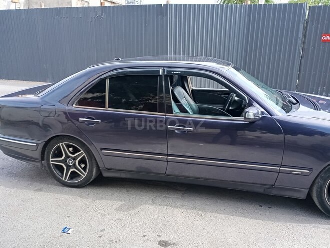 Mercedes E 220 d 2001, 34,600 km - 2.2 l - Bakı