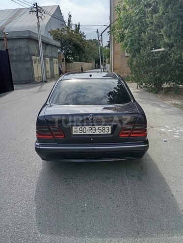 Mercedes E 220 d 2001, 34,600 km - 2.2 l - Bakı