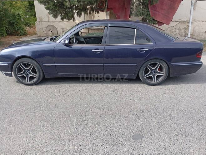 Mercedes E 220 d 2001, 34,600 km - 2.2 l - Bakı