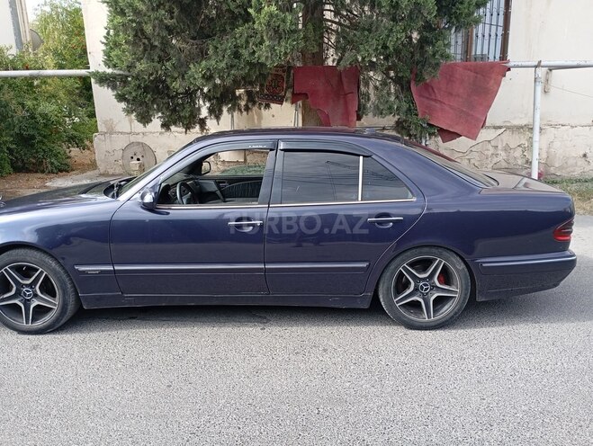 Mercedes E 220 d 2001, 34,600 km - 2.2 l - Bakı