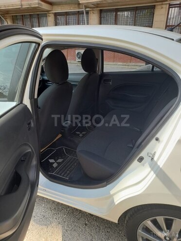 Mitsubishi Attrage 2015, 97,273 km - 1.2 l - Bakı