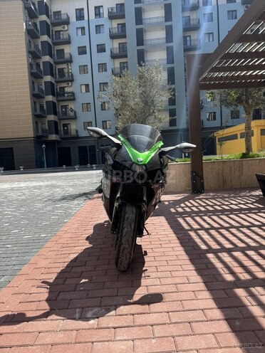 Kawasaki Ninja H2 SX-1