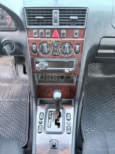 Mercedes C 200 1999, 290,000 km - 2.0 л - Bakı