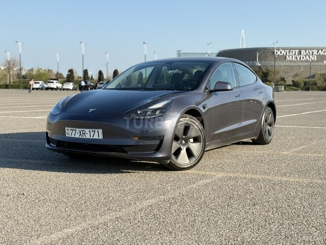 Tesla Model 3-3