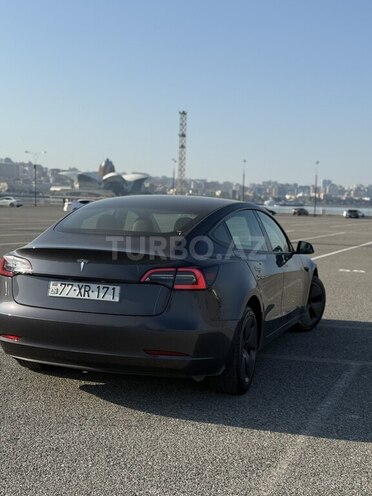 Tesla Model 3-7