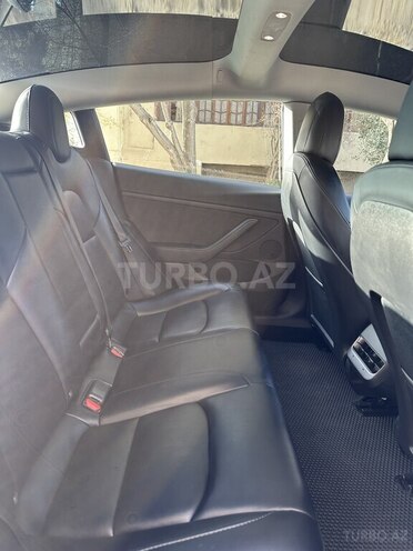 Tesla Model 3-15