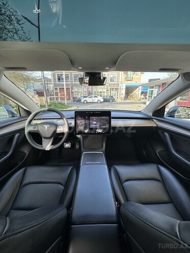 Tesla Model 3-11