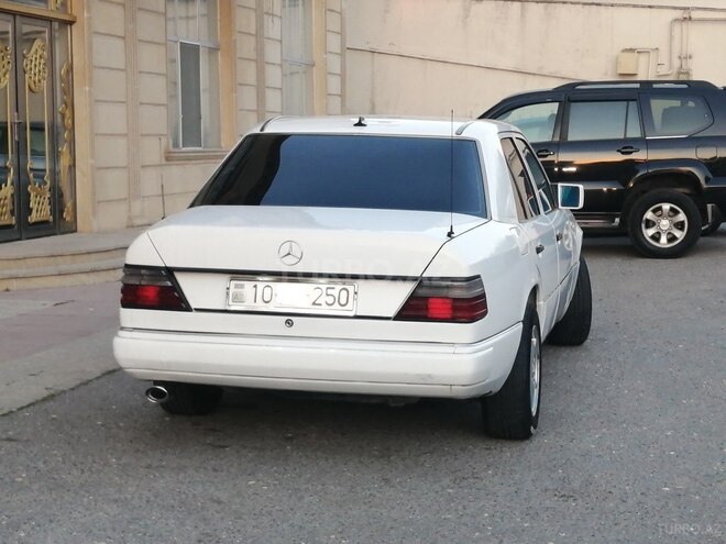 Mercedes E 200 d 1992, 435,000 km - 2.0 л - Bakı