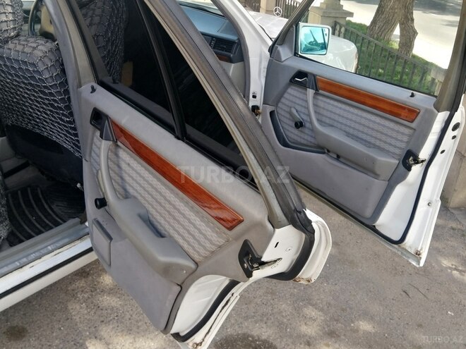 Mercedes E 200 d 1992, 435,000 km - 2.0 л - Bakı