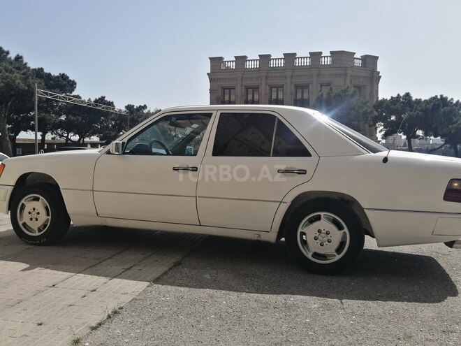 Mercedes E 200 d 1992, 435,000 km - 2.0 л - Bakı