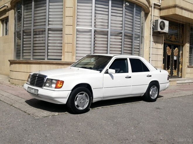 Mercedes E 200 d 1992, 435,000 km - 2.0 л - Bakı