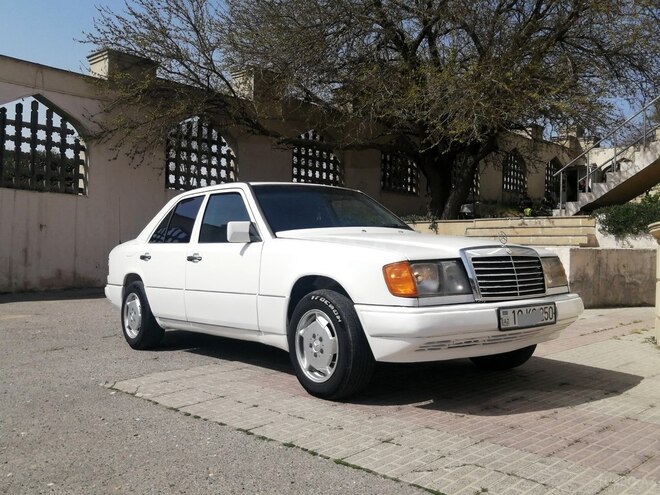 Mercedes E 200 d 1992, 435,000 km - 2.0 л - Bakı