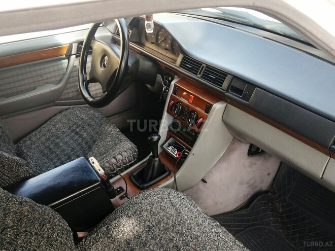 Mercedes E 200 d 1992, 435,000 km - 2.0 л - Bakı
