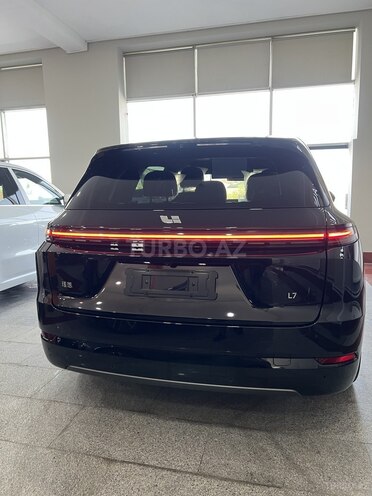 Li Auto L7-6
