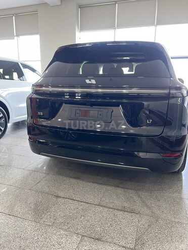 Li Auto L7-3