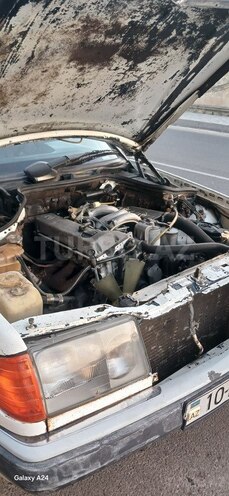 Mercedes E 200 d 1992, 255,000 km - 2.0 л - Masallı
