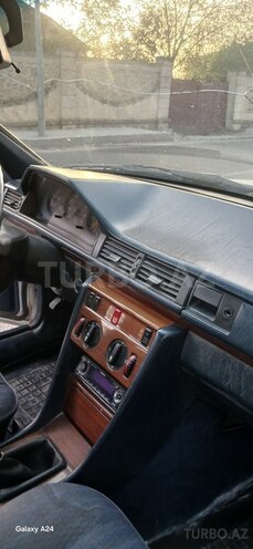 Mercedes E 200 d 1992, 255,000 km - 2.0 л - Masallı
