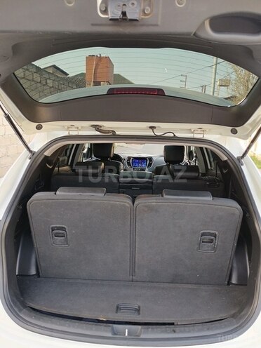 Hyundai Santa Fe-9
