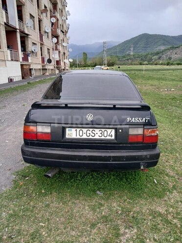 Volkswagen Passat 1988, 200,000 km - 1.8 l - Zaqatala