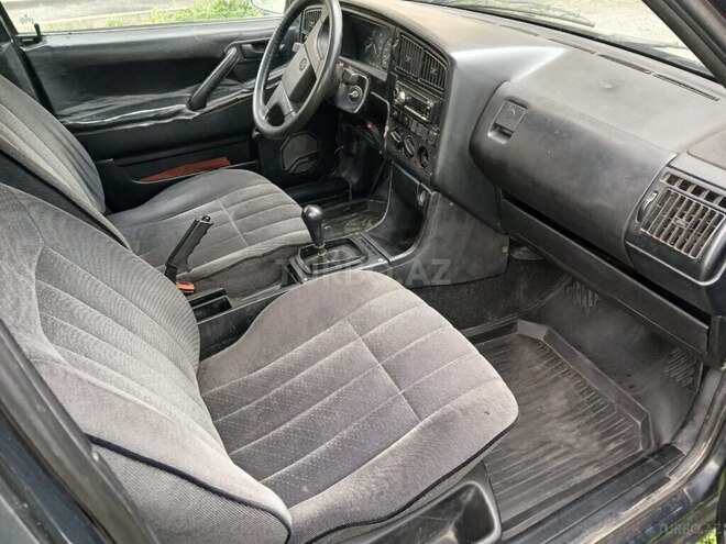 Volkswagen Passat 1988, 200,000 km - 1.8 l - Zaqatala