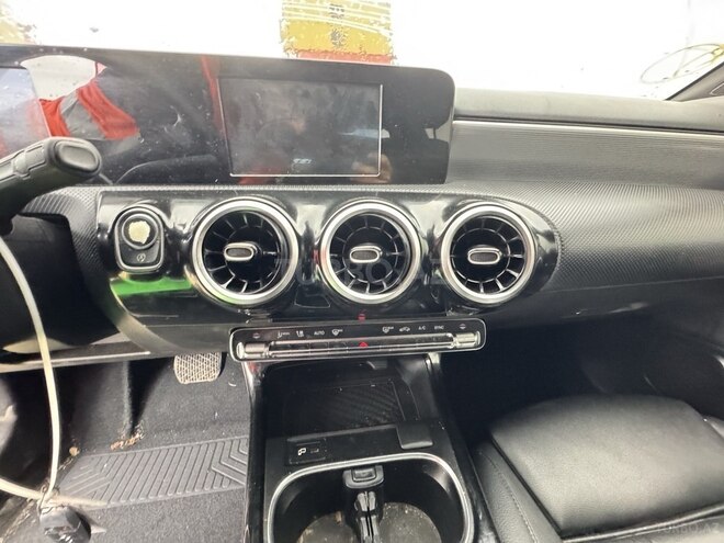 Mercedes  2019, 91,220 km - 2.0 l - Bakı