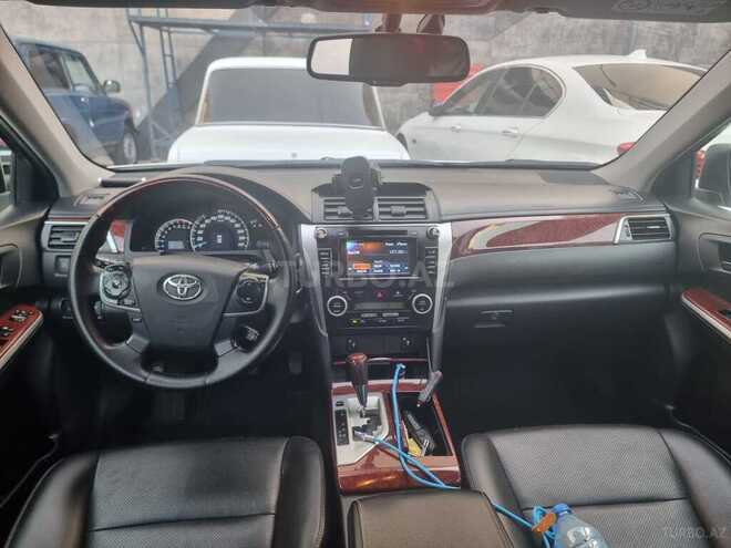Toyota Camry-8