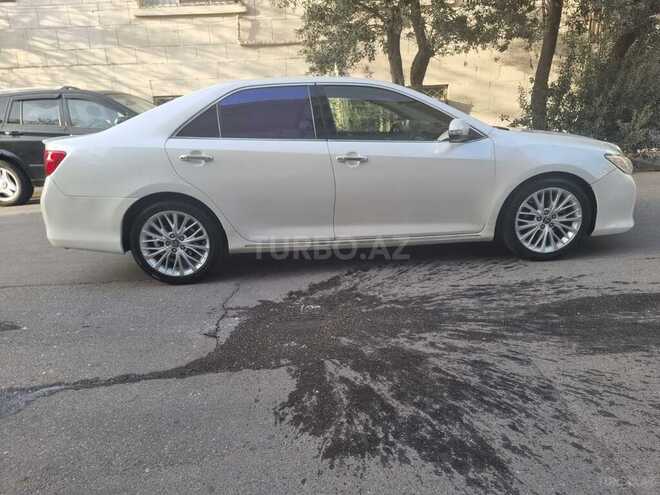 Toyota Camry-5