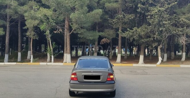 Opel Vectra 1997, 298,000 km - 1.8 l - Sumqayıt