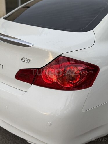 Infiniti  2011, 299,000 km - 3.7 l - Yevlax