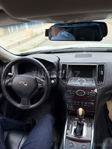Infiniti  2011, 299,000 km - 3.7 l - Yevlax