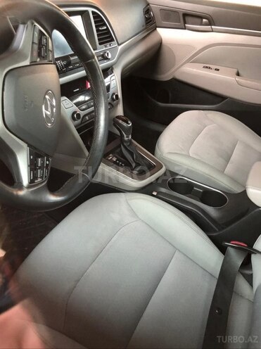 Hyundai Elantra 2016, 190,000 km - 1.4 l - Salyan