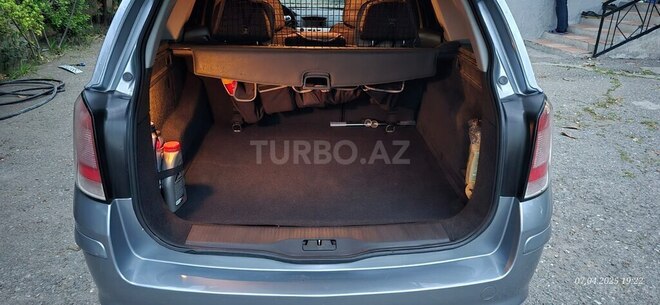 Opel Astra 2009, 305,500 km - 1.6 l - Bərdə