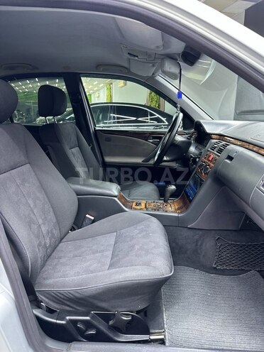 Mercedes E 240 2000, 335,378 km - 2.4 l - Bakı