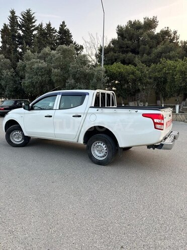 Mitsubishi L200 2018, 250,000 km - 2.4 л - Bakı