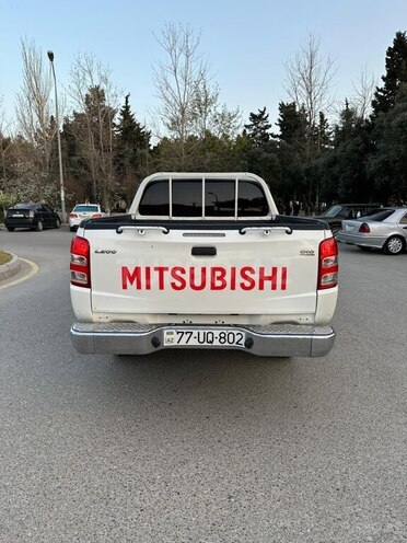 Mitsubishi L200 2018, 250,000 km - 2.4 л - Bakı