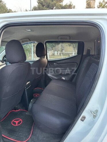 Mitsubishi L200 2018, 250,000 km - 2.4 л - Bakı