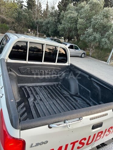 Mitsubishi L200 2018, 250,000 km - 2.4 л - Bakı